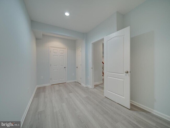 Building Photo - 43320 Barnstead Dr
