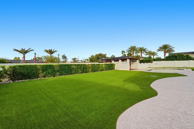 Building Photo - 6302 E Cochise Rd