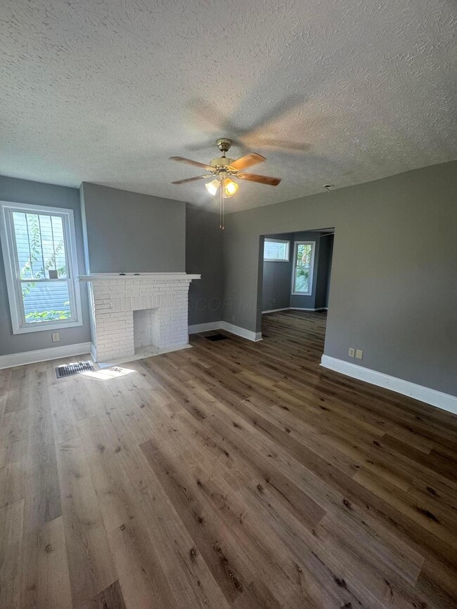 Building Photo - 1155 Walters St