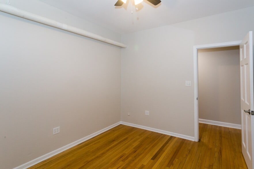 Building Photo - 1604 W Berwyn Ave