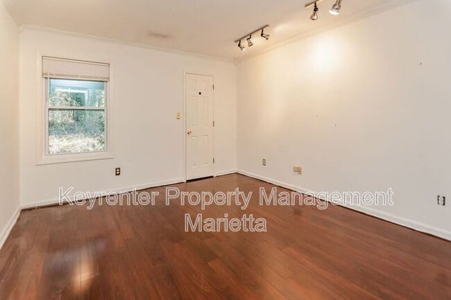 Building Photo - 2654 Stoney Creek Rd SE