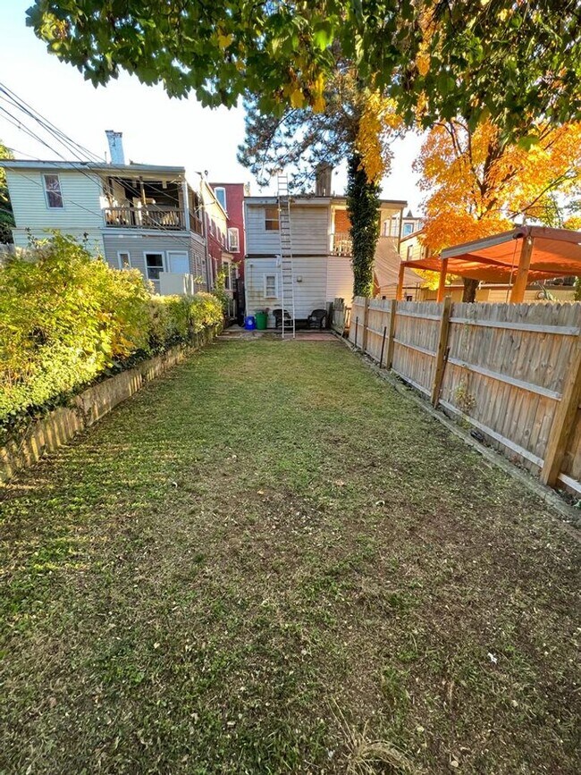 Building Photo - 1339 Good St