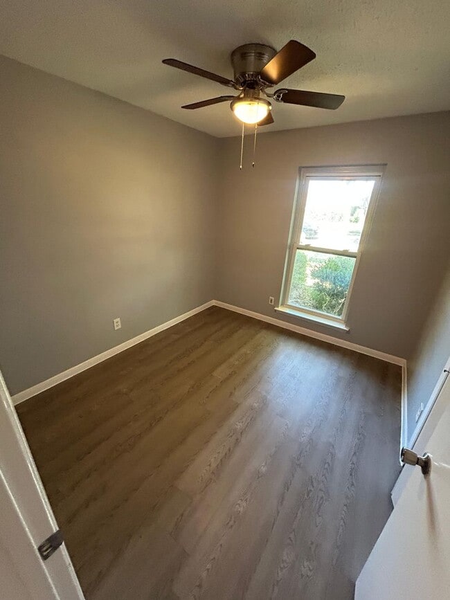 Building Photo - 3734 Clubway Ln