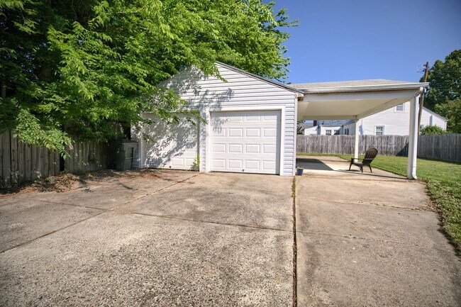 Building Photo - Call Sabrina Thomas at 757-767-0767 for more information