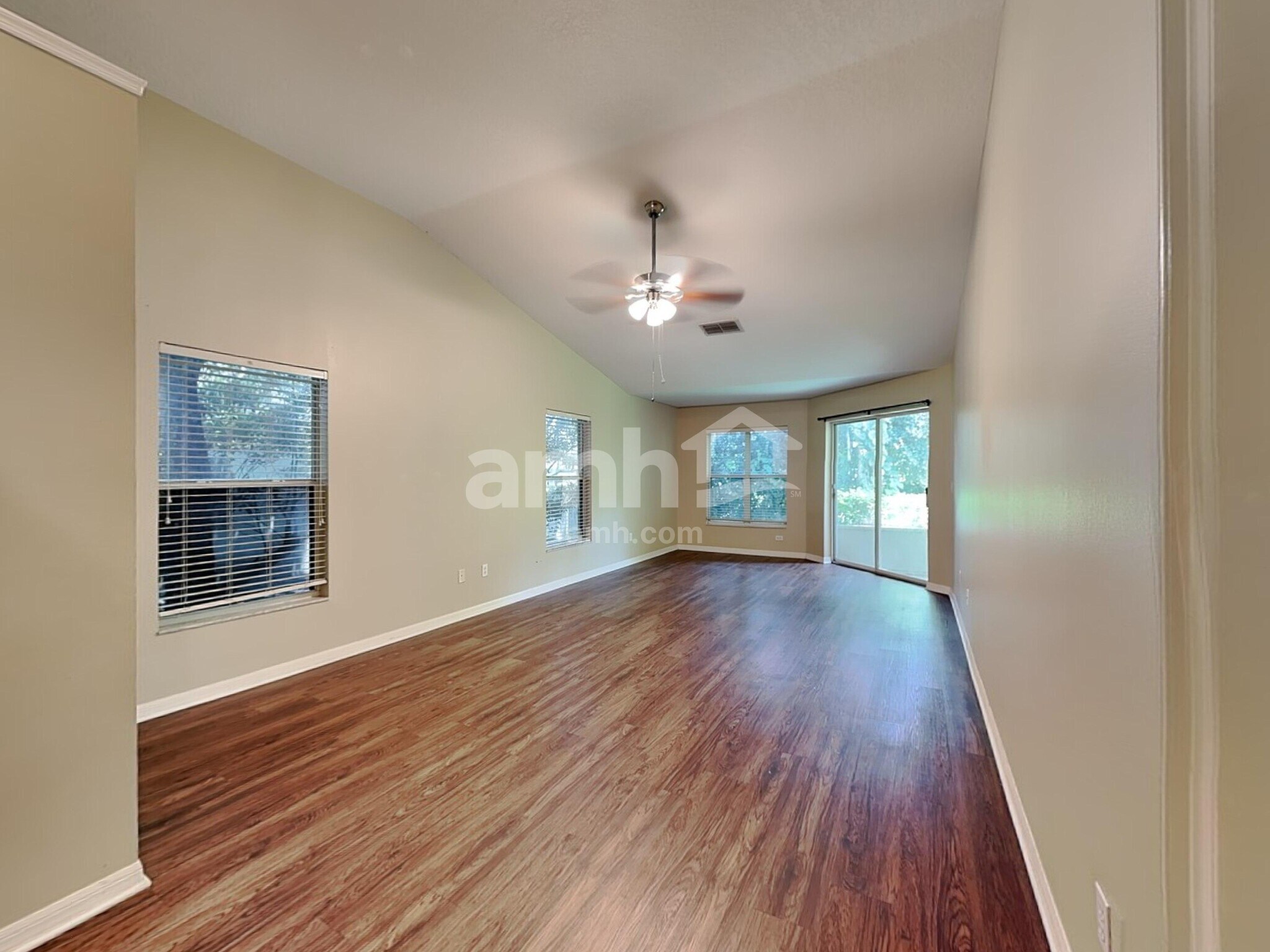 Building Photo - 883 Moonluster Dr