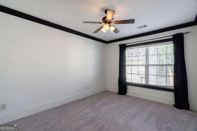 Building Photo - 2767 Durham Dr NE