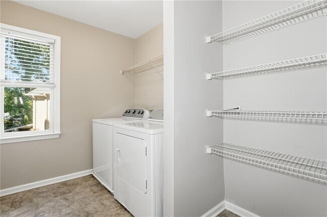Building Photo - 315 Mirramont Ct