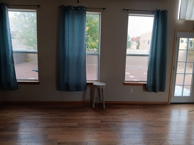 Building Photo - 3 Bedroom, 2.5 Bathroom Home! Schedule a Showing Soon!