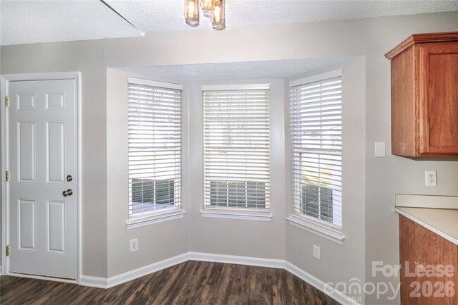Building Photo - 771 Rebecca Jane Dr