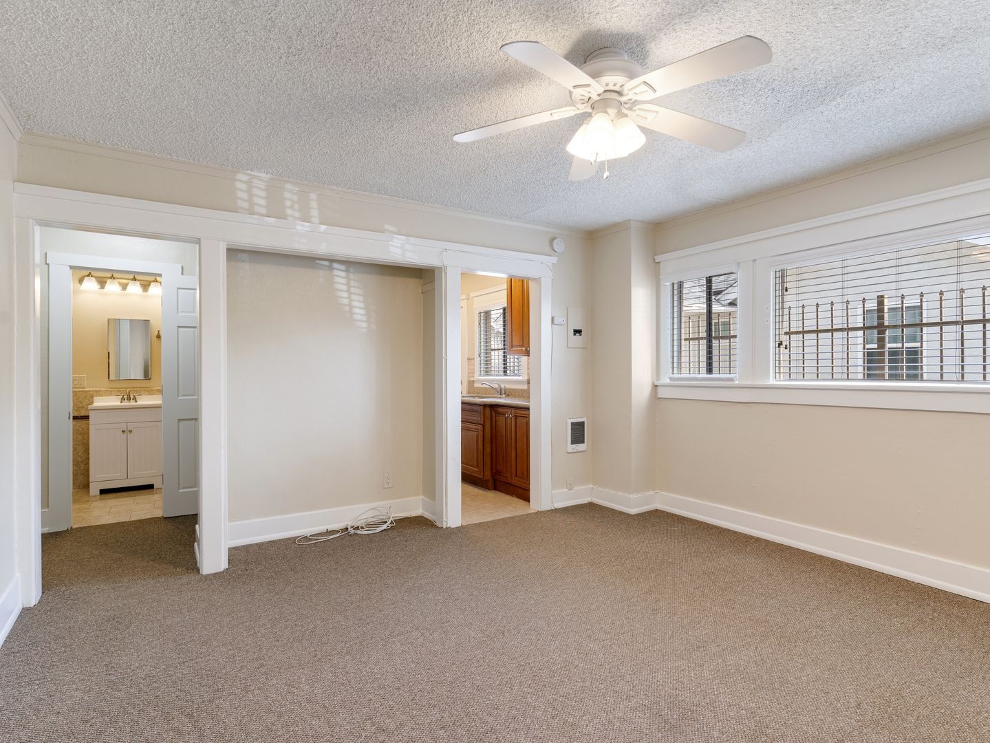 Building Photo - 1460 Gaviota Ave