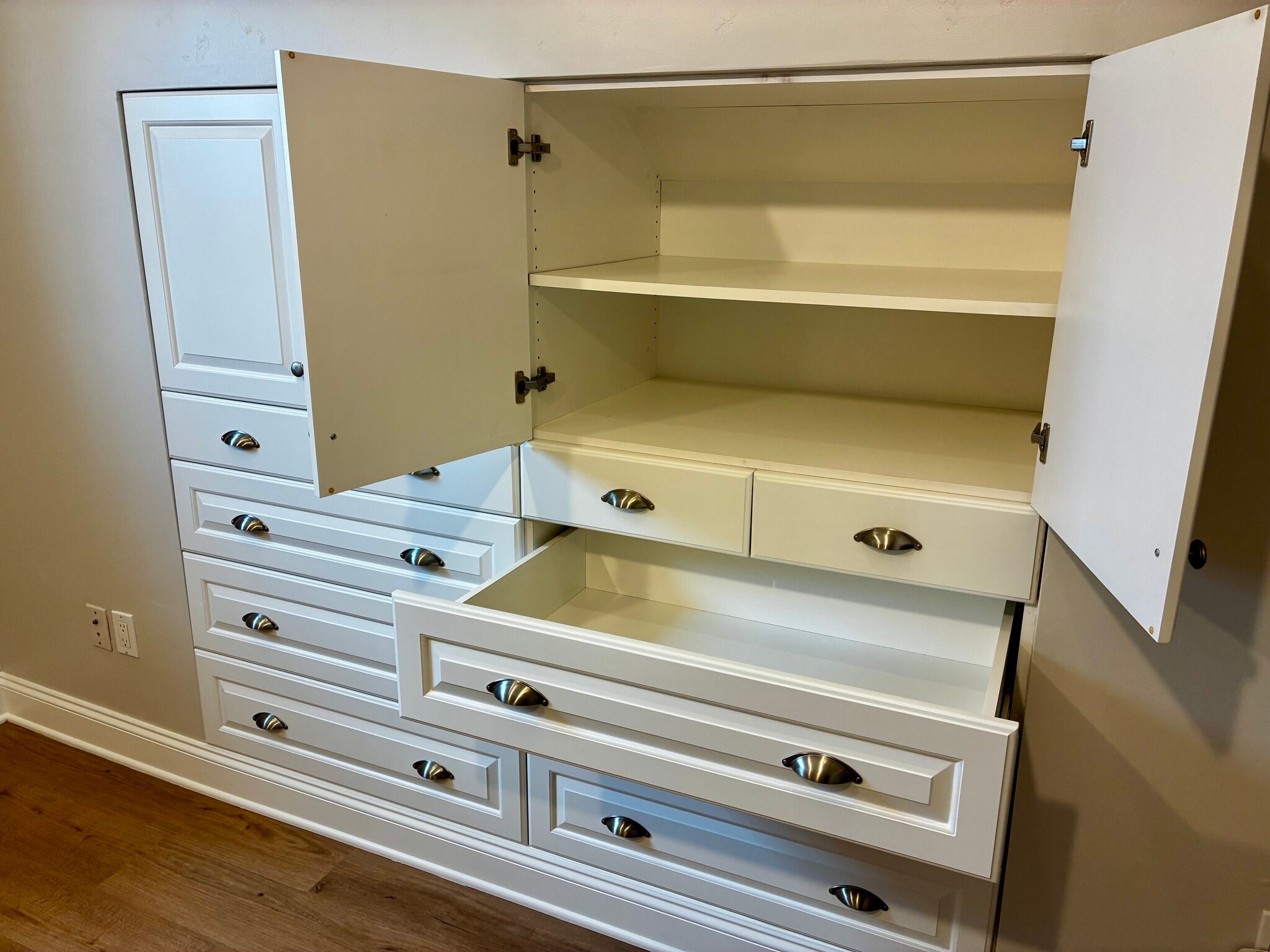 Bedroom built in drawers - 649 Crest Dr