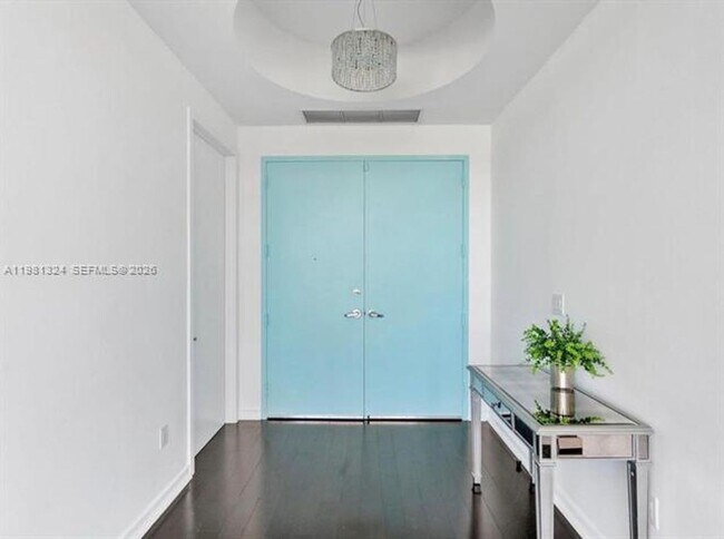 Building Photo - 18101 Collins Ave