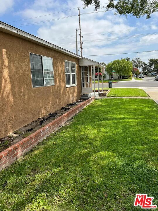 Building Photo - 17039 Crenshaw Blvd