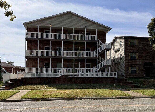 Building Photo - Herd Flats 2 bed 2.5bath