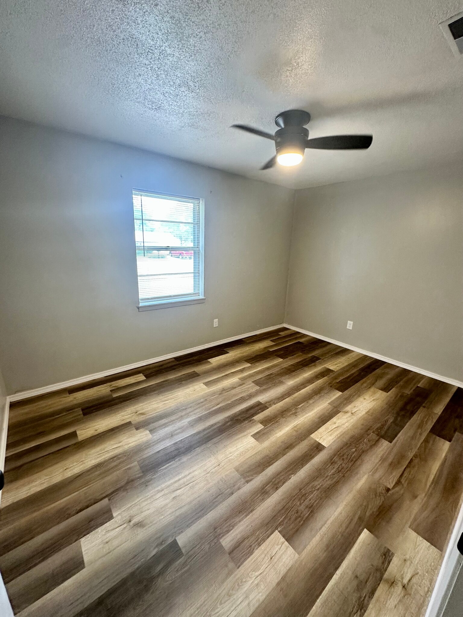 Building Photo - 1204 Blueridge Pky