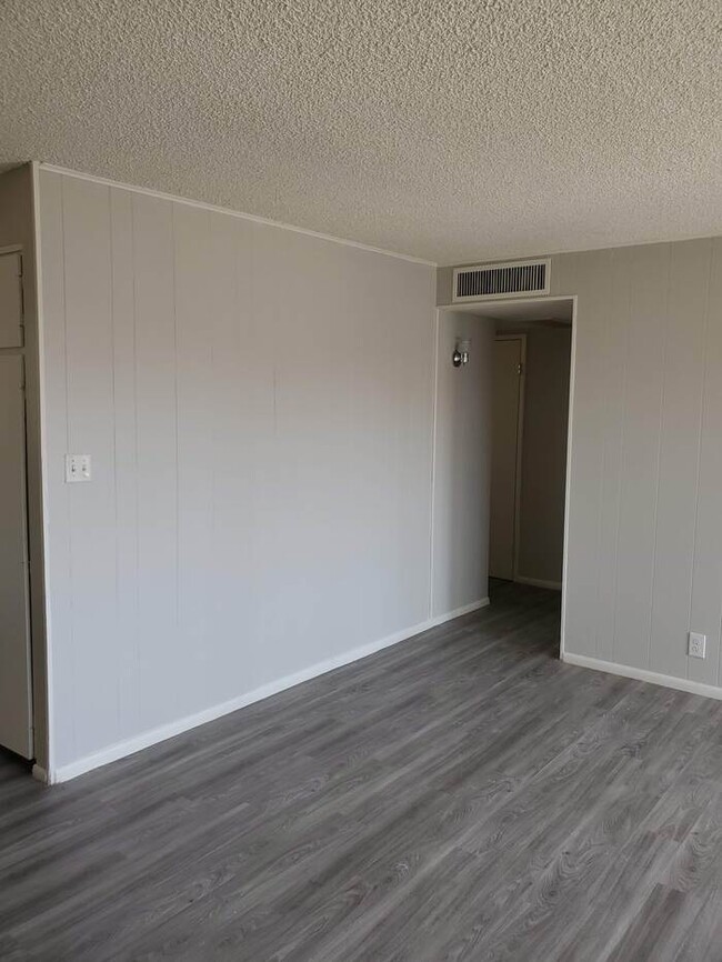 Building Photo - Pueblo Grande Apartments