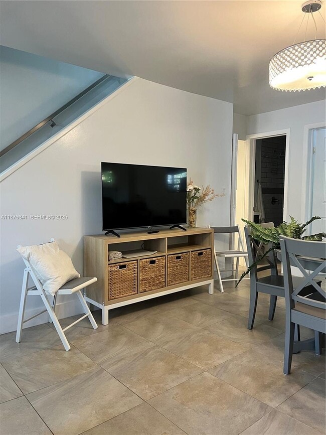 Building Photo - 2567 NE 182nd St