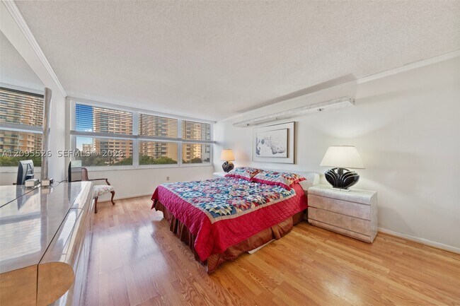 Building Photo - 2751 S Ocean Dr