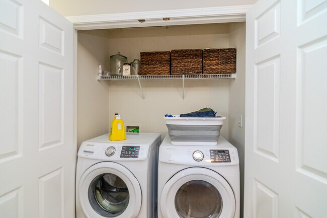 Building Photo - 3041 Sewanee Ln