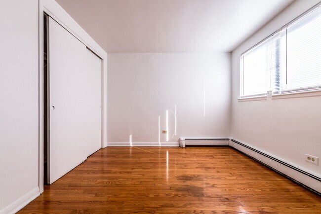 Building Photo - 14127 S School St Riverdale, IL 60827