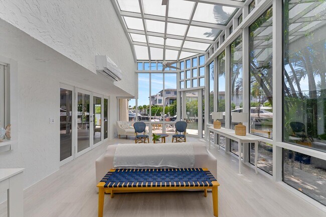 Building Photo - 1013 Bel Air Dr