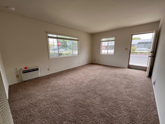 Building Photo - 1301 19th Ave