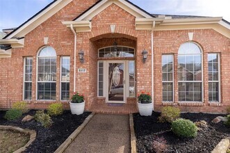 Building Photo - 5117 Vineyard Ln