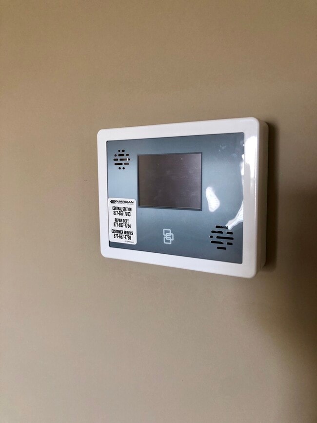 Building Photo - 303 Owens Rd