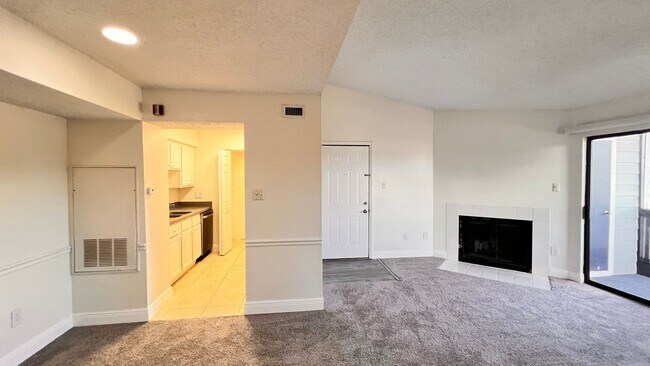 Building Photo - Cozy Casselberry Condo Available - Move In Before the Holidays!