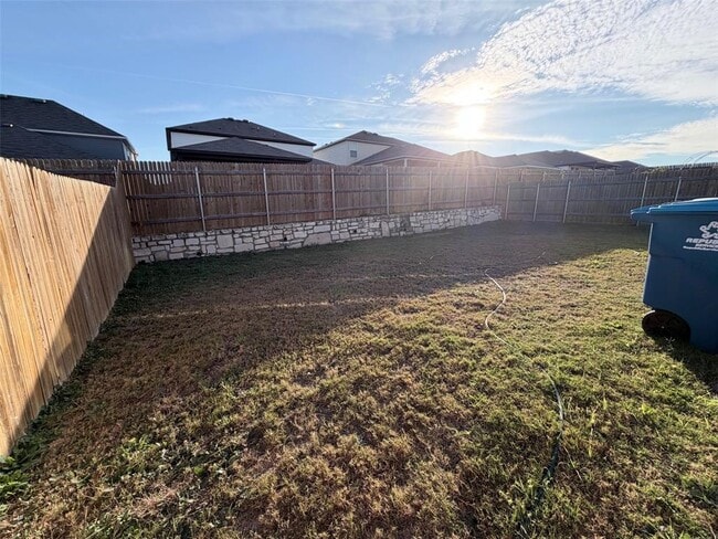 Building Photo - 204 Caisson Trl