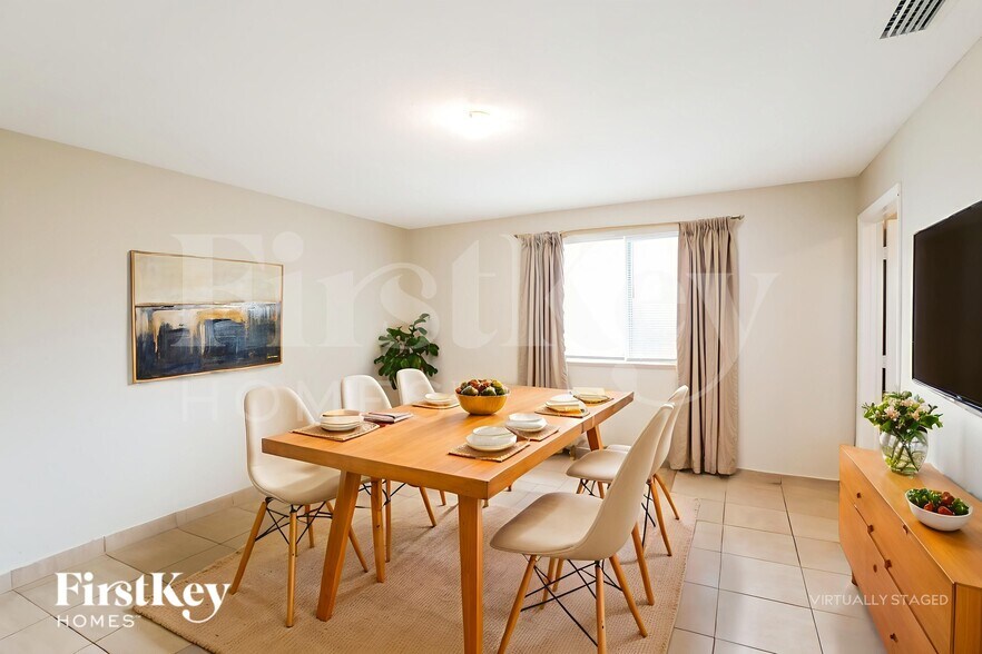 Building Photo - 405 NW 7th St