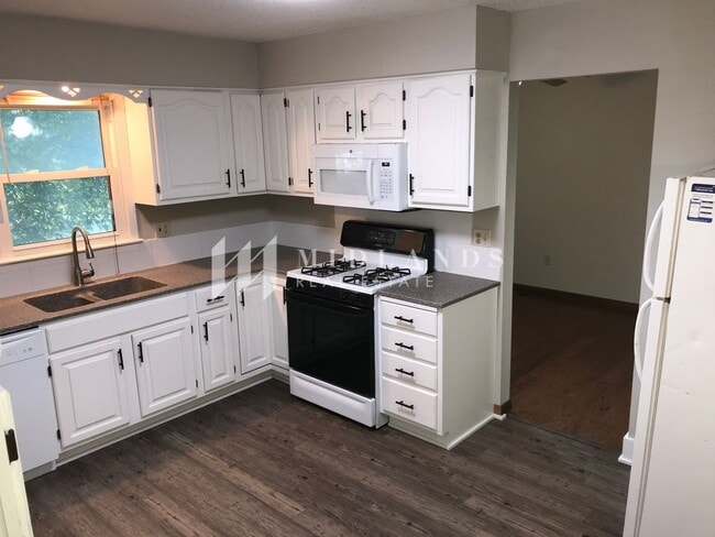 Building Photo - Aksarben Duplex