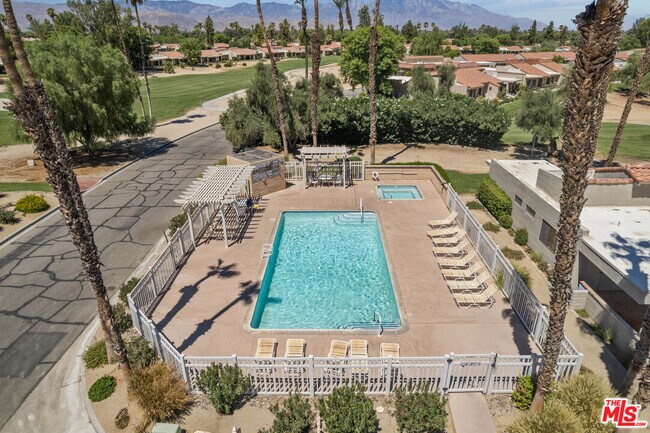 Building Photo - 40513 Bay Hill Way