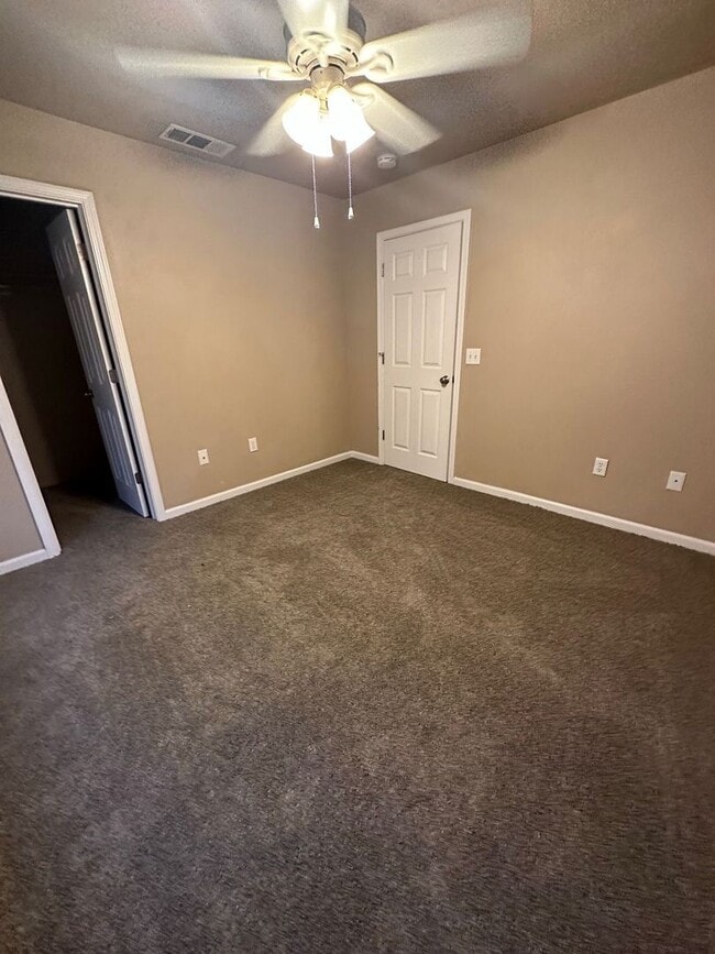 Building Photo - 1149 W 3rd St