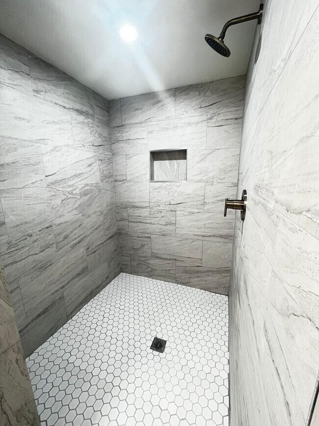 Building Photo - 1204 NW Fort Sill Blvd