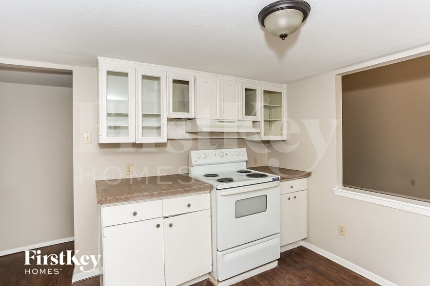 Building Photo - 302 Wildbriar Dr