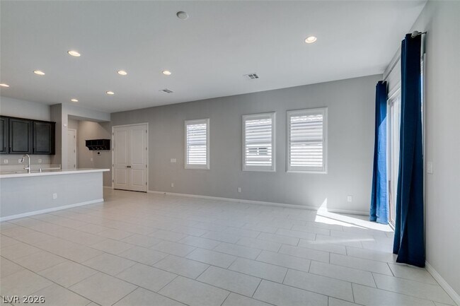 Building Photo - 10743 Skye Lily Ave