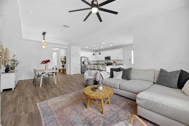 Building Photo - 30439 Caravelle Ln