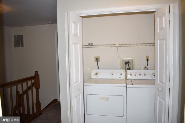 Building Photo - 8278 Waterside Ct
