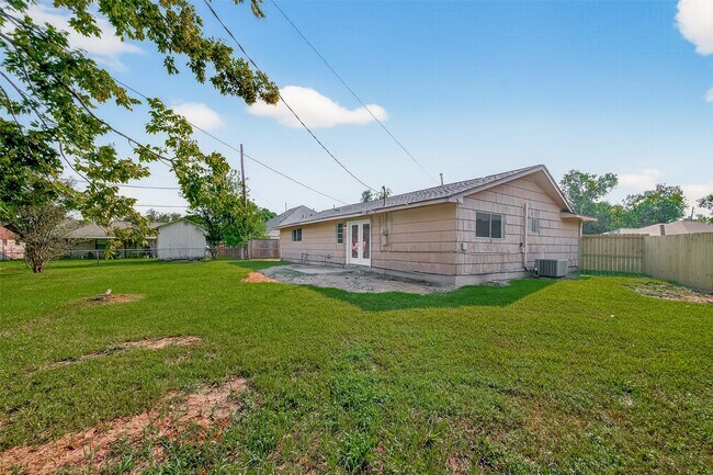 Building Photo - 5126 Denoron Dr
