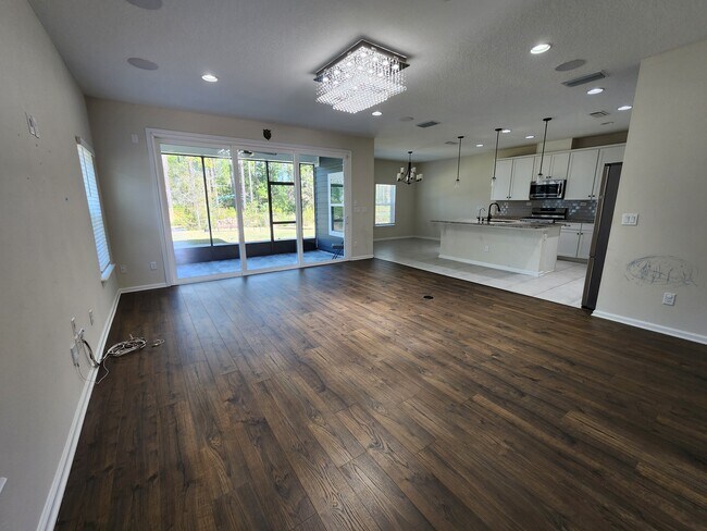 Building Photo - 285 Holly Forest Dr