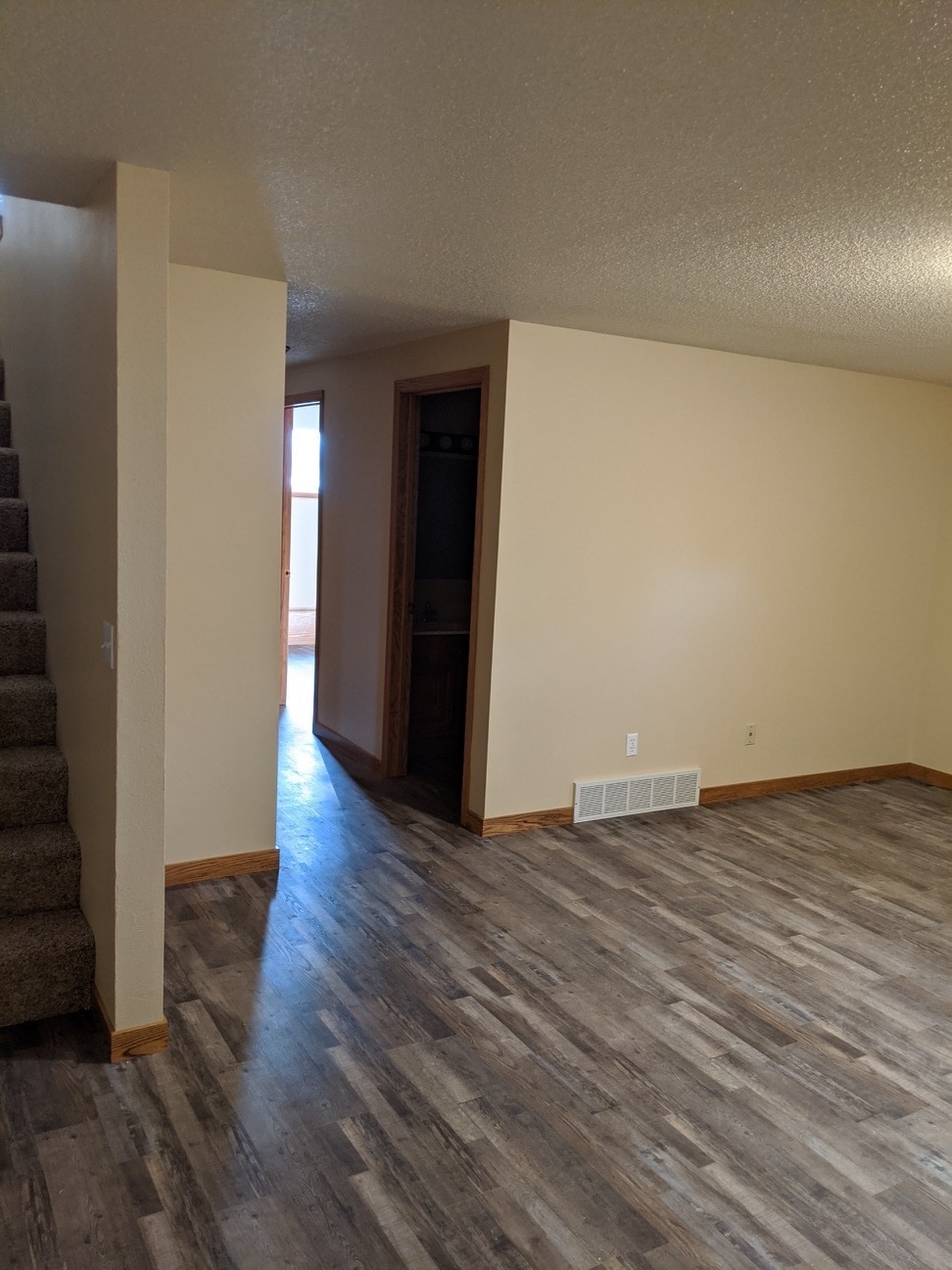 Building Photo - 3206 S Cedar Ave