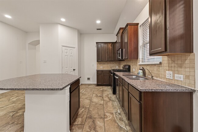 Building Photo - 16131 Keystone Ridge Ln