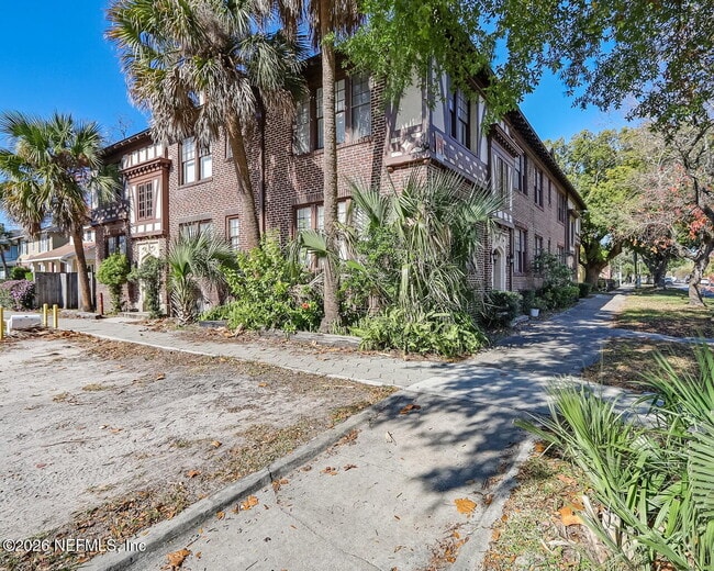 Building Photo - 1020 Stockton St