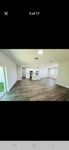 Building Photo - 15229 SW 39th Cir