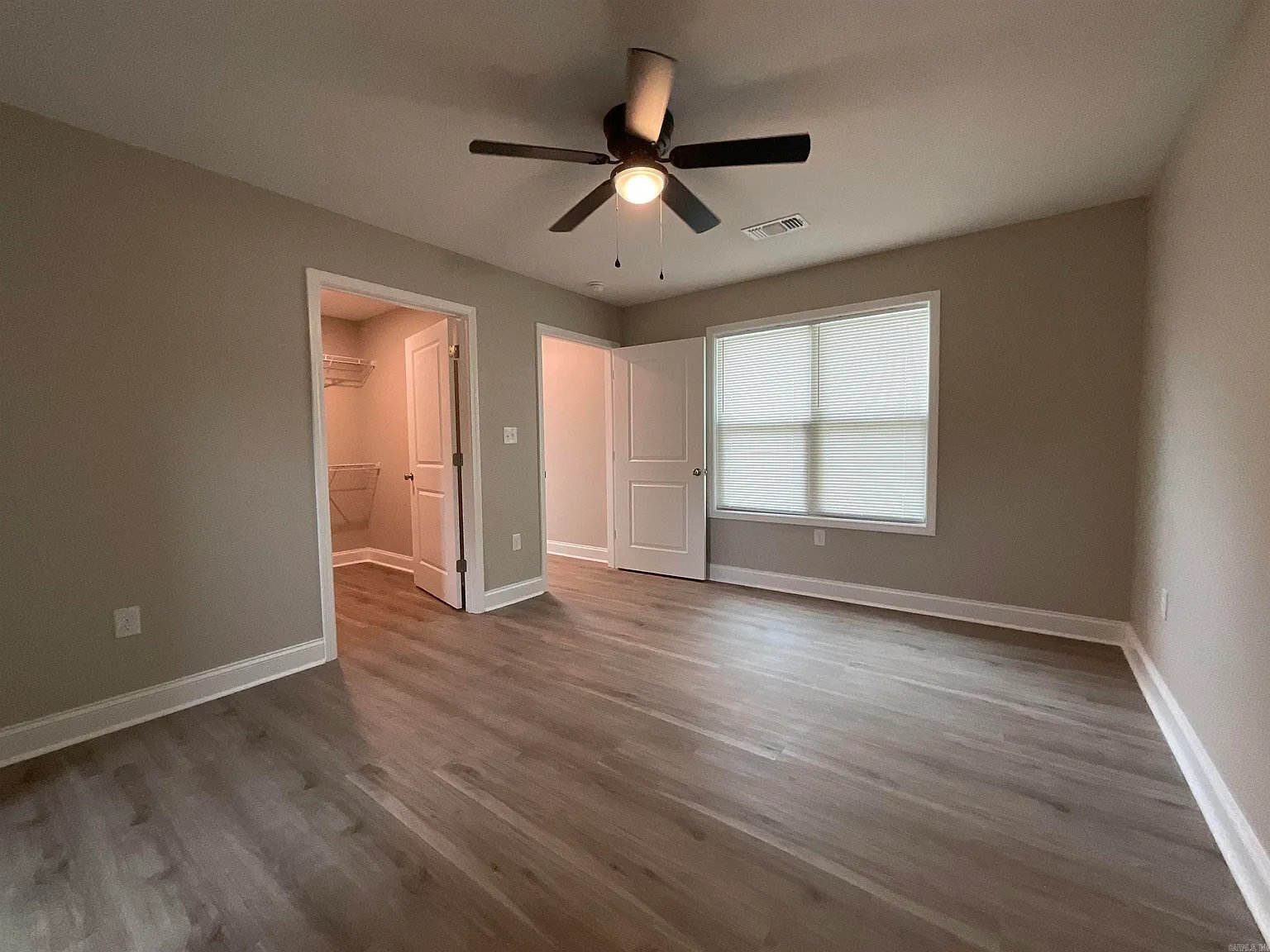 Building Photo - 814 W Trickey Ln