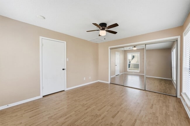 Building Photo - 2277 S Kirkwood Rd