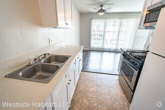 Building Photo - 350 S Manhattan- fully renovated unit in K...