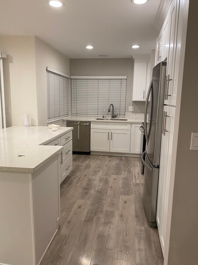 Building Photo - 16872 Cod Cir