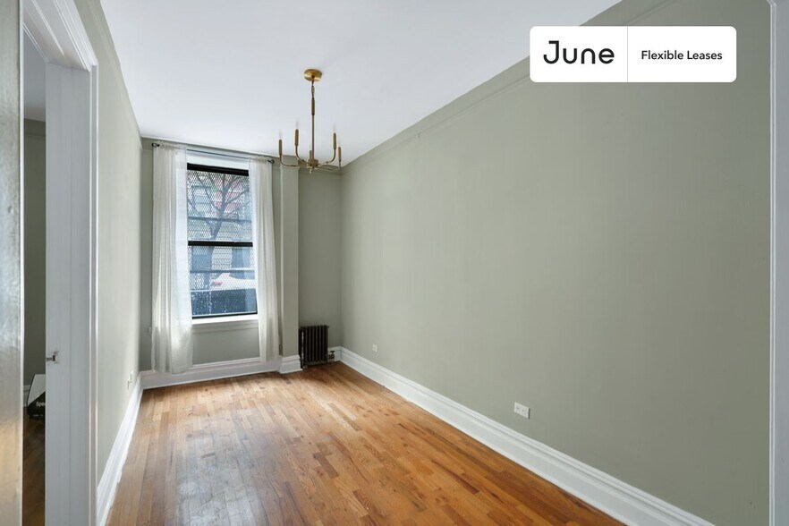 Building Photo - 15 W 107th St